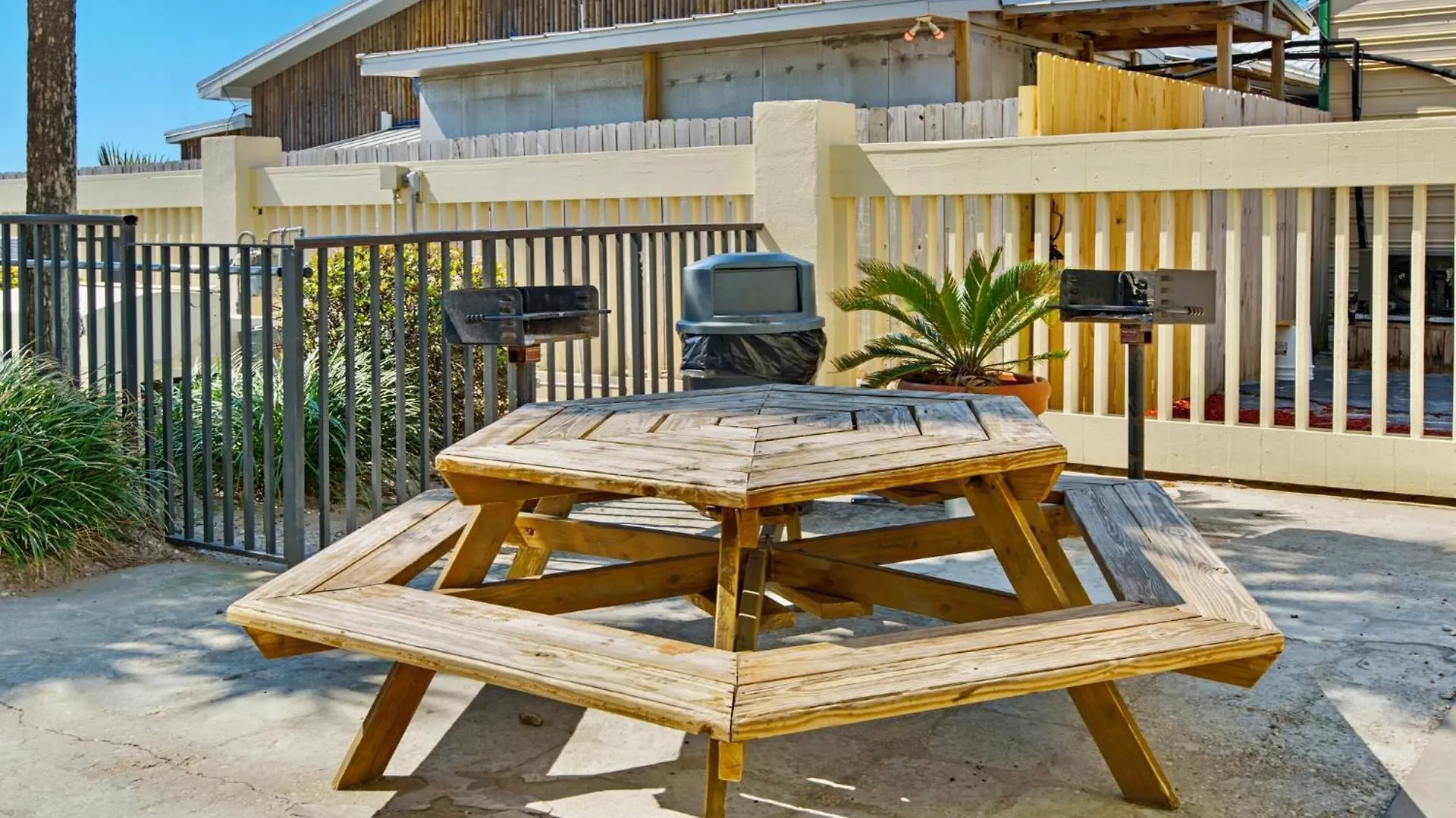 Sunbird Resort! Stunning Remodeled Beachfront Condo! Free Beach Chair Service! By Dolce Vita Pcb! 巴拿马城 美国