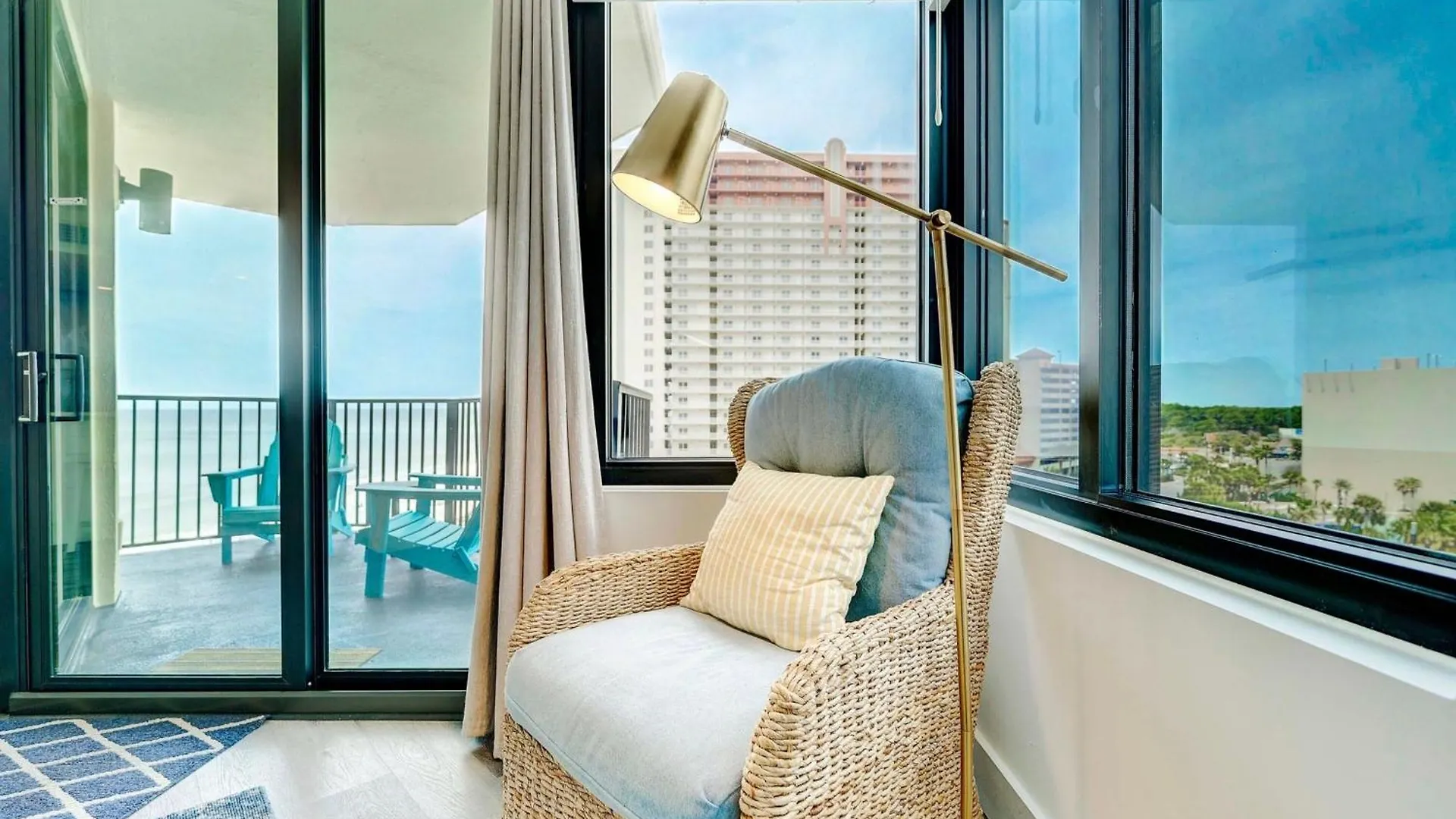 Sunbird Resort! Stunning Remodeled Beachfront Condo! Free Beach Chair Service! By Dolce Vita Pcb! Panama City Beach 0*,
