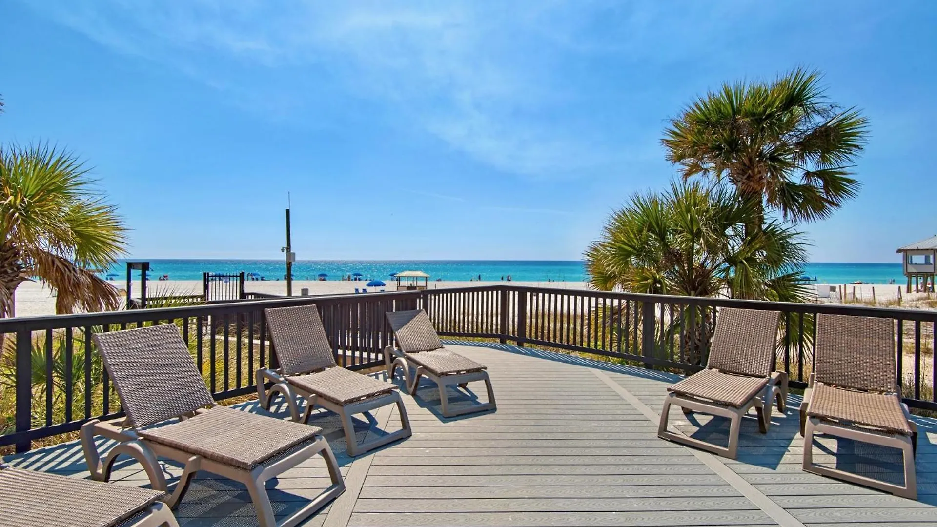 Sunbird Resort! Stunning Remodeled Beachfront Condo! Free Beach Chair Service! By Dolce Vita Pcb! パナマシティービーチ 0*,  米国